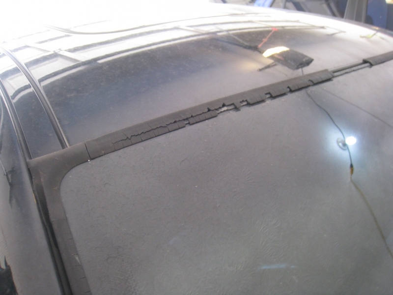 Замена уплотнителя лобового стекла BMW 3er (E92) Coupe рис. 2